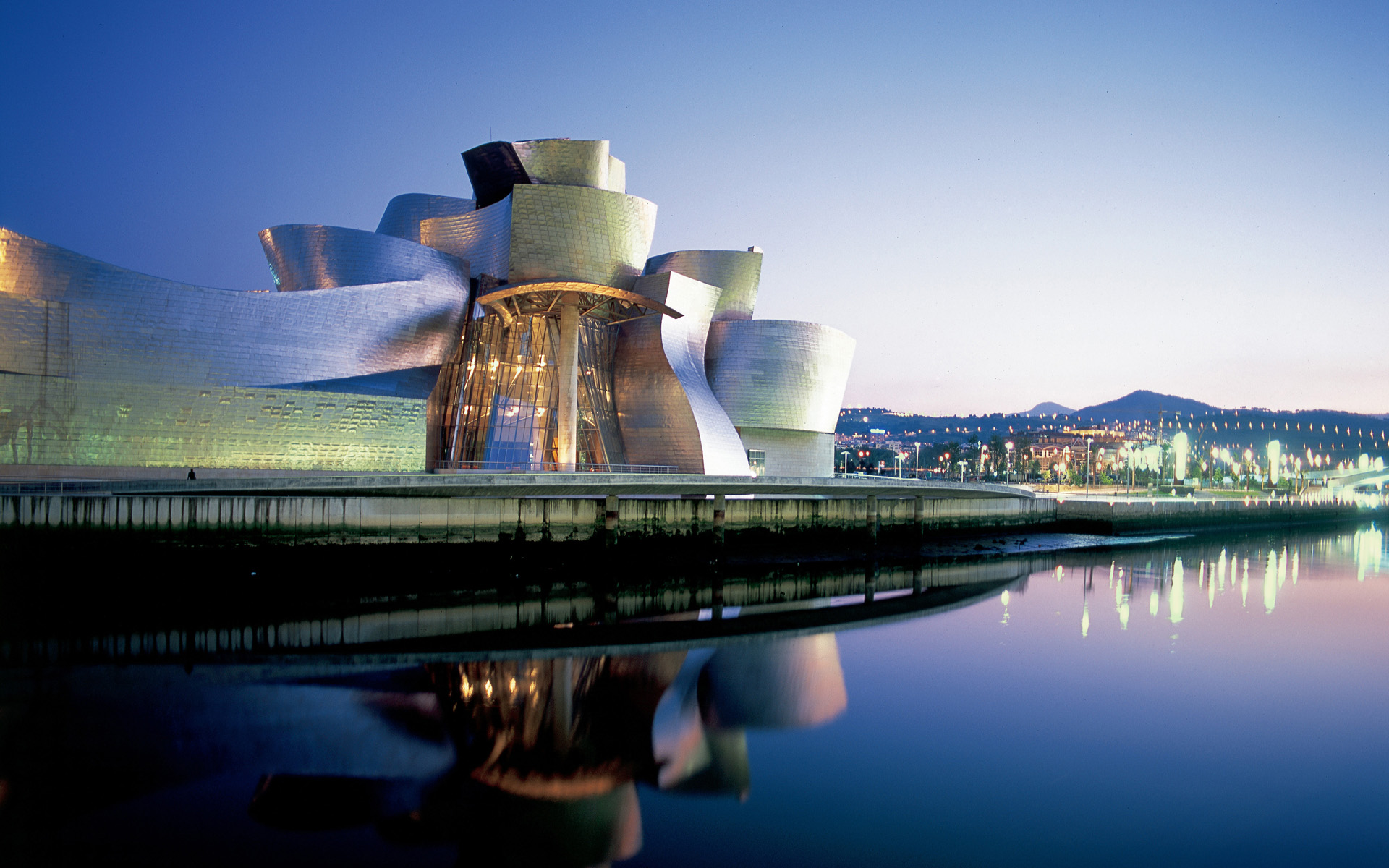 Museo Guggenheim Bilbao (Guggenheim Museum in Bilbao) Guggenheim Museum Bilbao