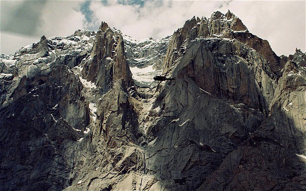 Pakistani Soldiers die in Siachen Pakistani Soldiers die in Siachen